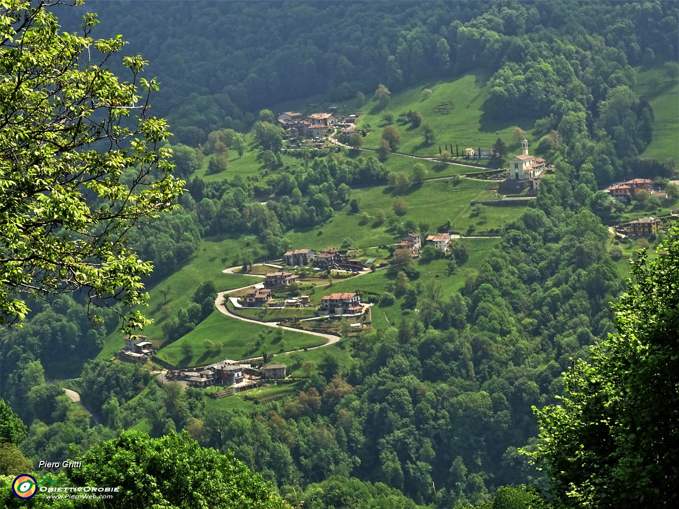 63 Finestra zoom su Cornalta di Bracca.JPG -                                